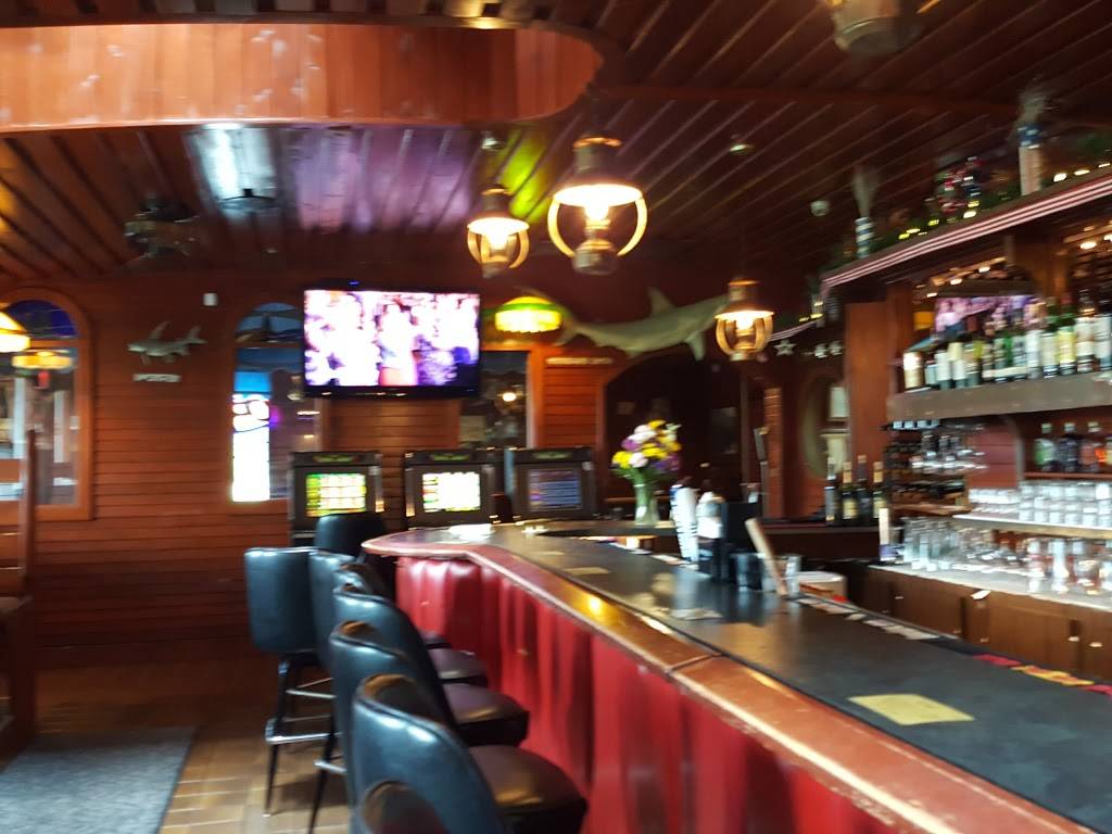 Nueskes at Gullivers Landing | restaurant | 1701 Mallard Ln, Wausau, WI 54401, USA | 7158498409 OR +1 715-849-8409