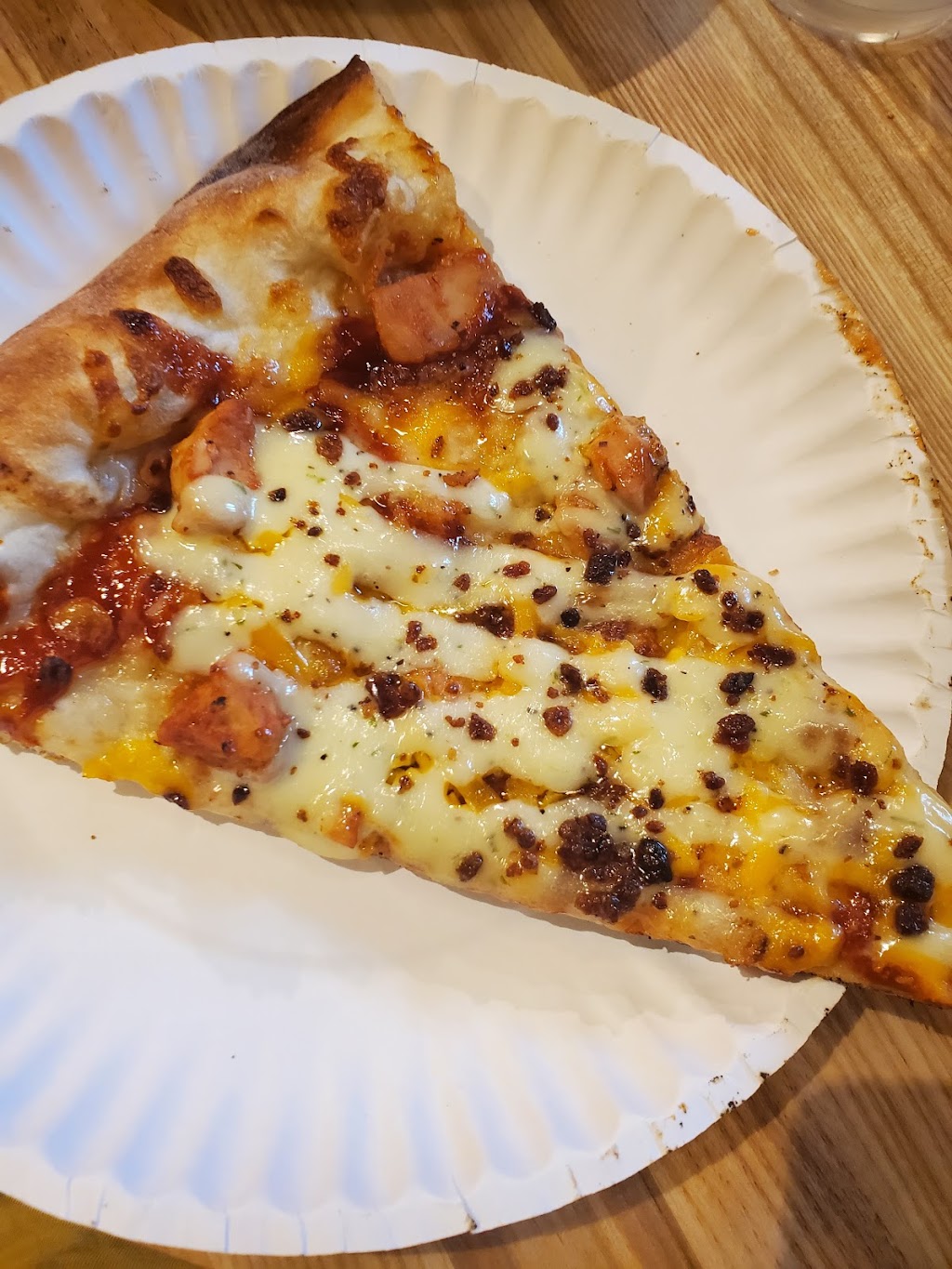 Ians Pizza on State | restaurant | 100 State St, Madison, WI 53703, USA | 6082579248 OR +1 608-257-9248