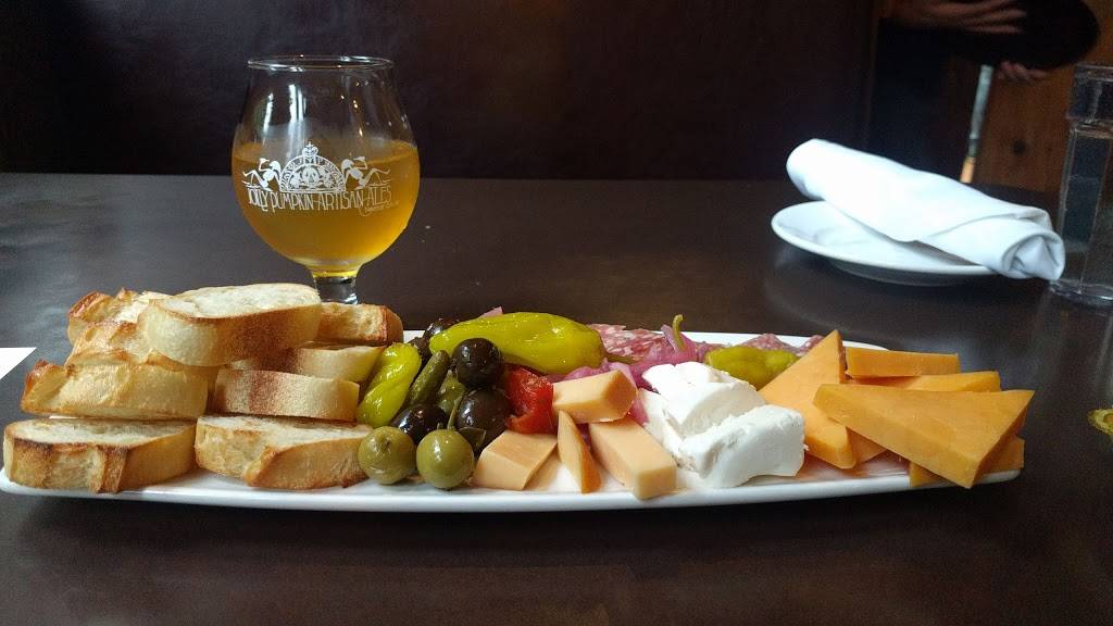 Jolly Pumpkin Restaurant & Brewery | restaurant | 13512 Peninsula Dr, Traverse City, MI 49686, USA | 2312234333 OR +1 231-223-4333