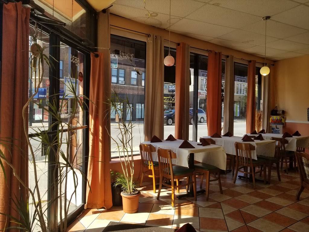 Denden Restaurant | restaurant | 6635 N Clark St, Chicago, IL 60626, USA | 7739734752 OR +1 773-973-4752