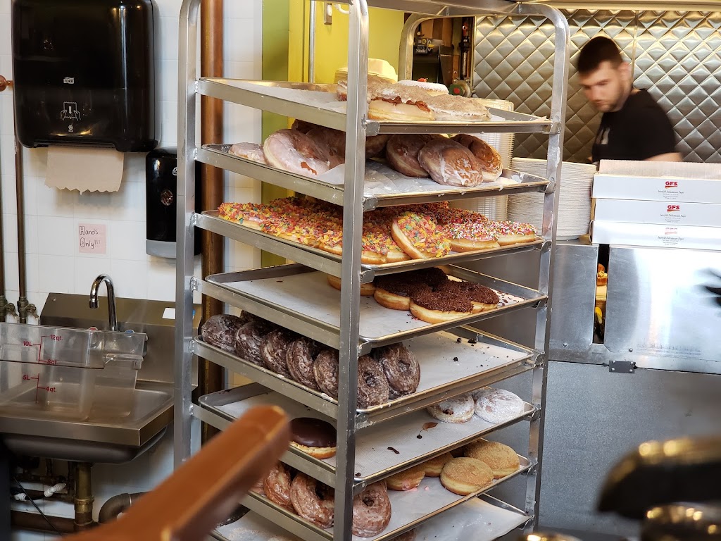 Davis Square Hand Crafted Donuts & Bagels | bakery | 377 Summer St, Somerville, MA 02144, USA | 6177640631 OR +1 617-764-0631