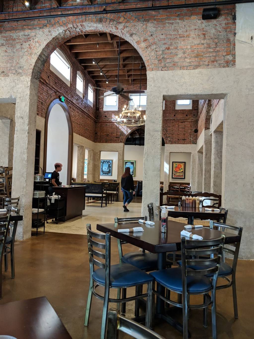 MOJO Federal Swine & Spirits | restaurant | 130 S Tennessee Ave, Lakeland, FL 33801, USA | 8639374226 OR +1 863-937-4226