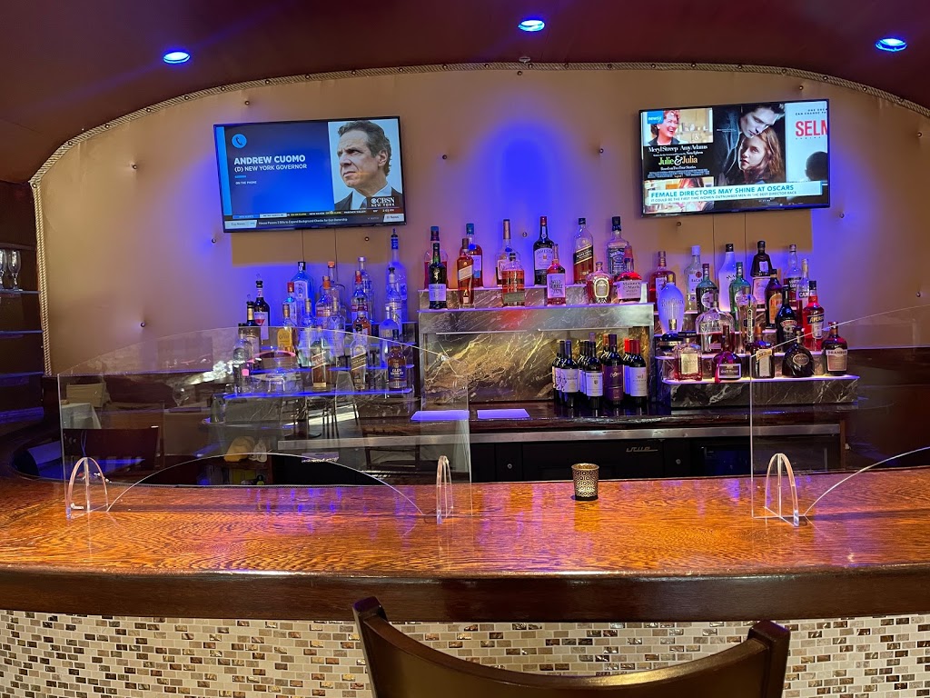 The Metropolitan Restaurant & Bar | restaurant | 3 Pratt Blvd, Glen Cove, NY 11542, USA | 5168064111 OR +1 516-806-4111