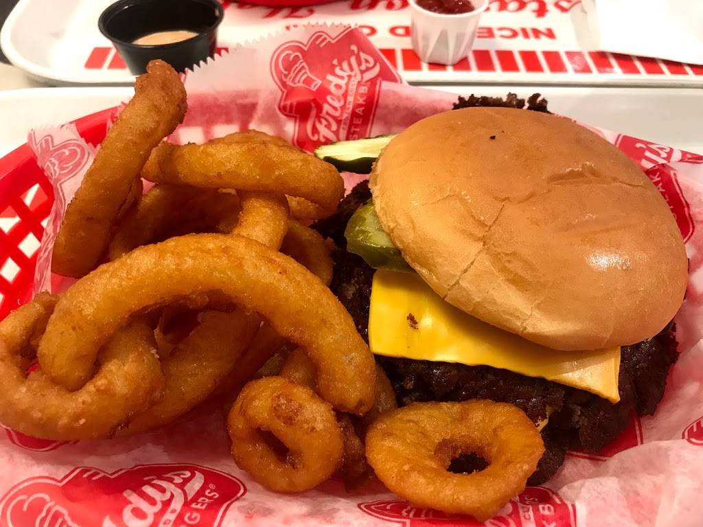 Freddys Frozen Custard & Steakburgers | restaurant | 201 S Clinton St Suite 146, Iowa City, IA 52240, USA | 3195196400 OR +1 319-519-6400