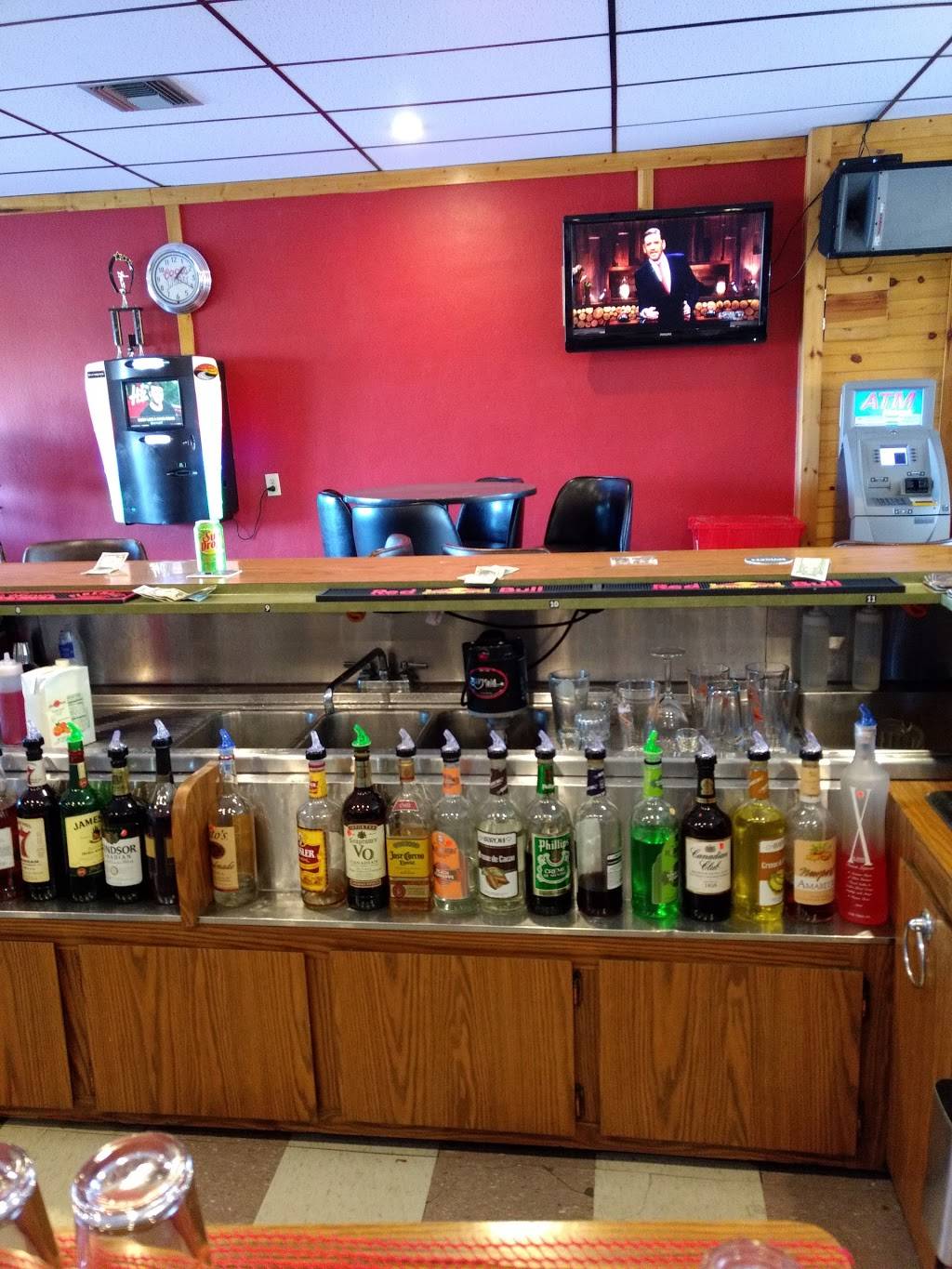 Ques Bar & River Deck | restaurant | 612 Water St, Prairie Du Sac, WI 53578, USA | 6083706033 OR +1 608-370-6033