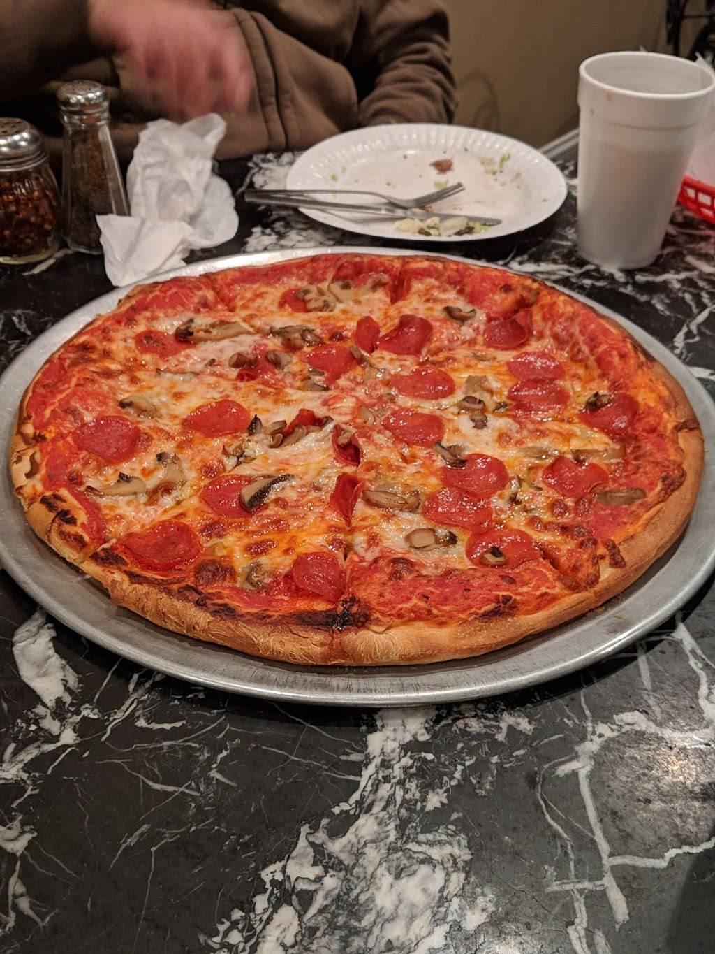 Celebres Pizzeria | restaurant | 1536 Packer Ave, Philadelphia, PA 19145, USA | 2154673255 OR +1 215-467-3255