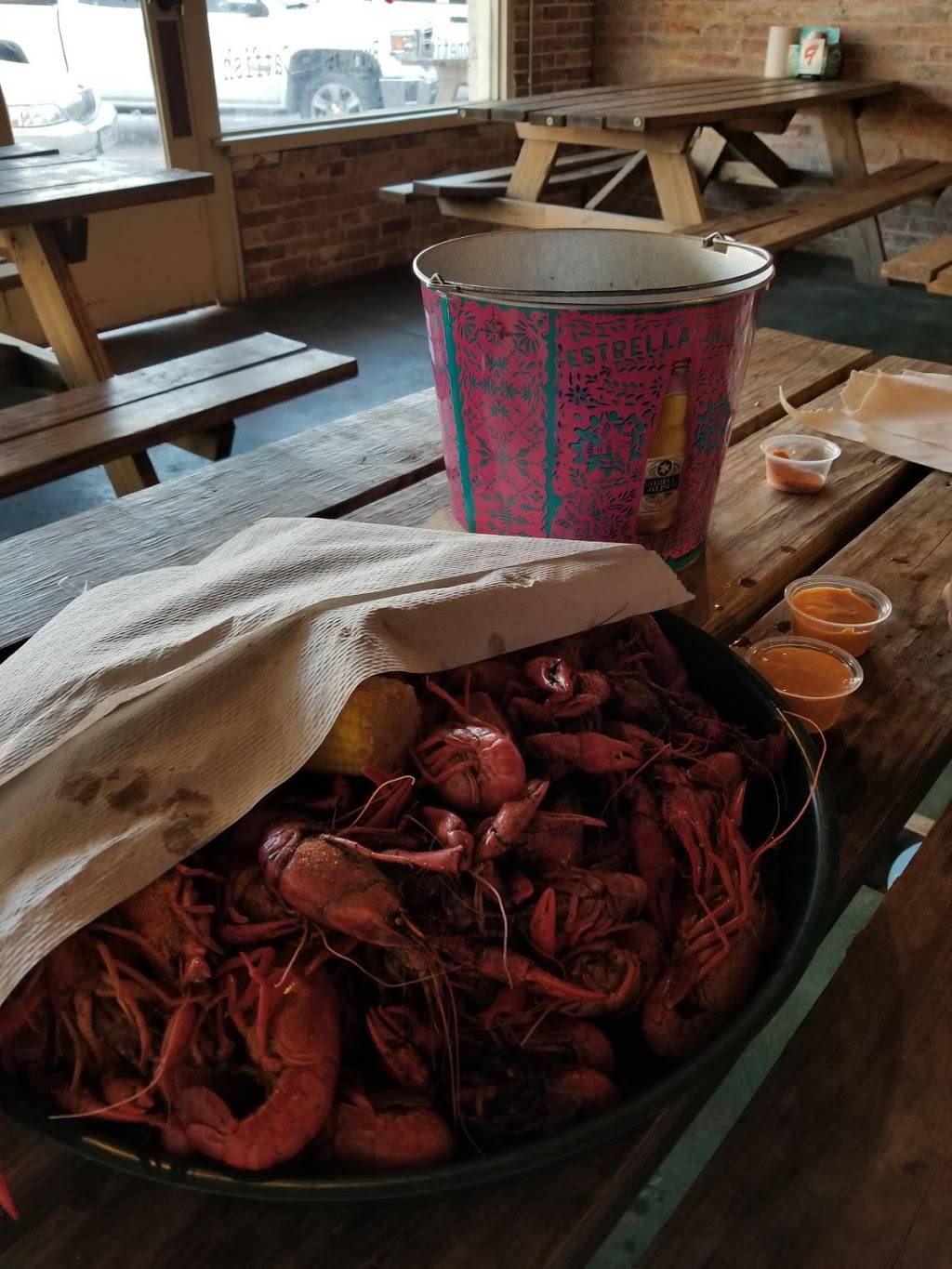 Salt Lickers | restaurant | 229 N Main St, Grand Saline, TX 75140, USA | 9033681375 OR +1 903-368-1375