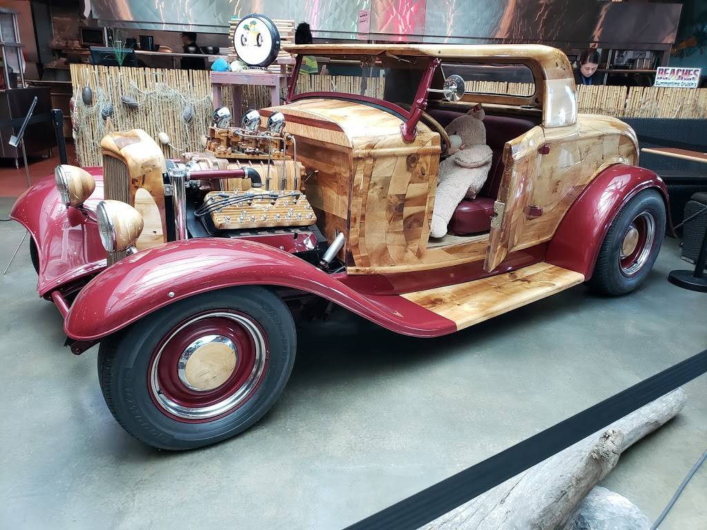 Beaches Restaurant & Bar | restaurant | Portland International Airport (PDX), 7000 NE Airport Way, Portland, OR 97218, USA | 5033358385 OR +1 503-335-8385