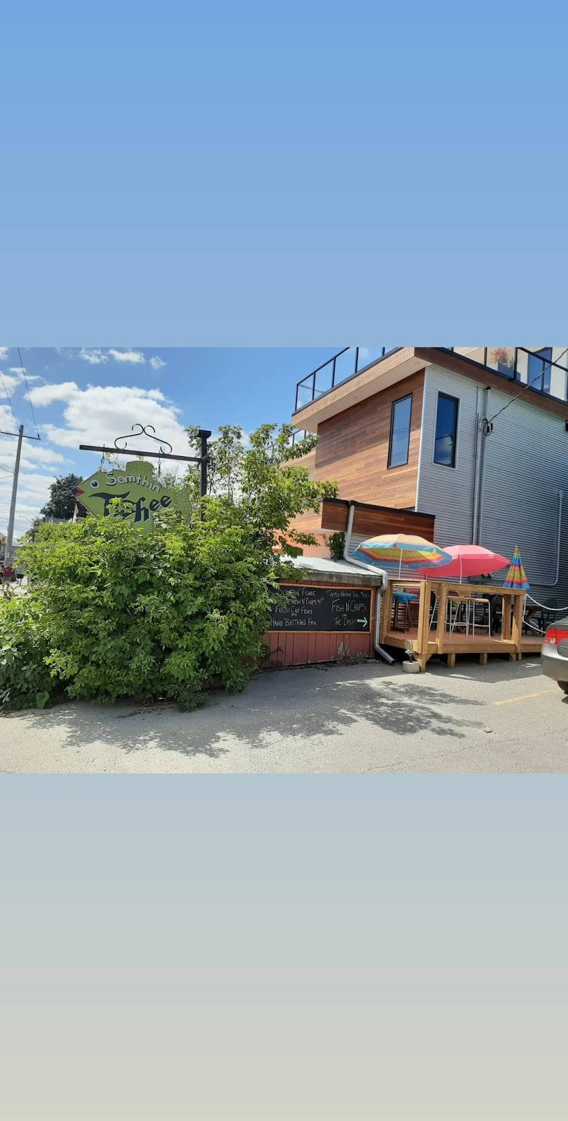 Somthin Fishee | restaurant | 16 E Mill St, Elora, ON N0B 1S0, Canada | 5198461088 OR +1 519-846-1088