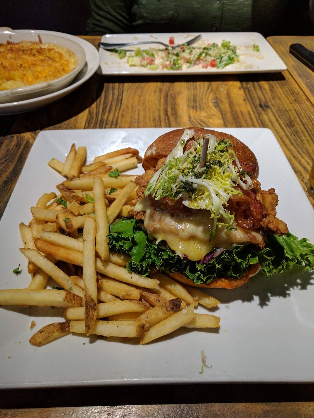 Karl Strauss Brewing Company | restaurant | 40868 Winchester Rd, Temecula, CA 92591, USA | 9512257960 OR +1 951-225-7960