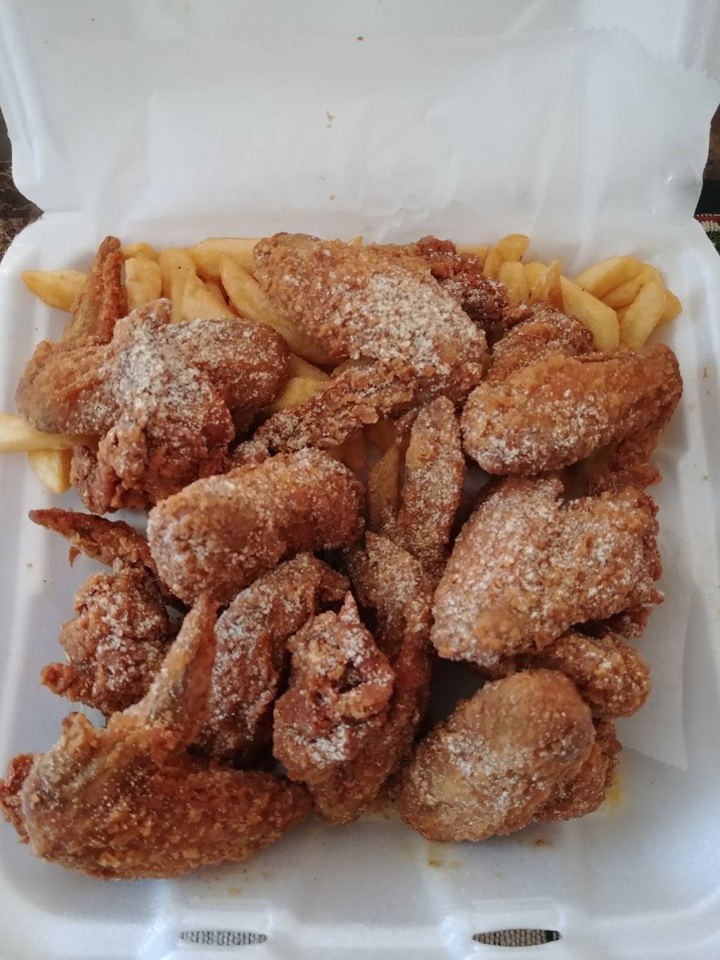 Snapper | restaurant | 104 S Orange Blossom Trail, Orlando, FL 32805, USA | 4079997698 OR +1 407-999-7698