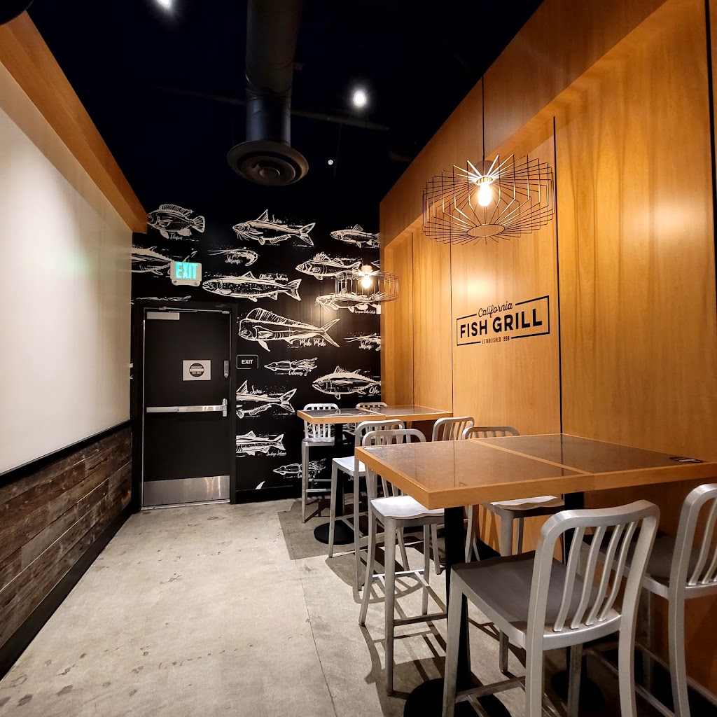 California Fish Grill | restaurant | 551 N Hollywood Way, Burbank, CA 91505, USA | 7472235242 OR +1 747-223-5242