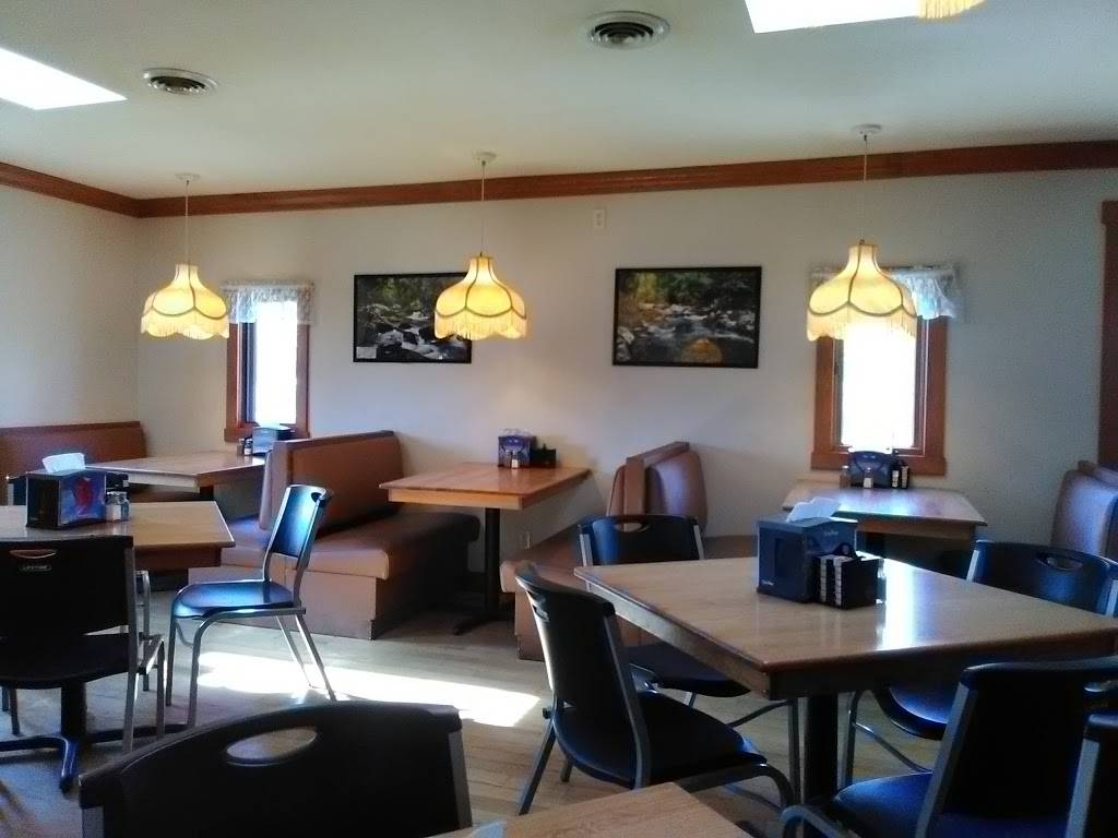 Five Points Country Market | restaurant | 3369 N Main St, Mansfield, OH 44903, USA | 4195263663 OR +1 419-526-3663