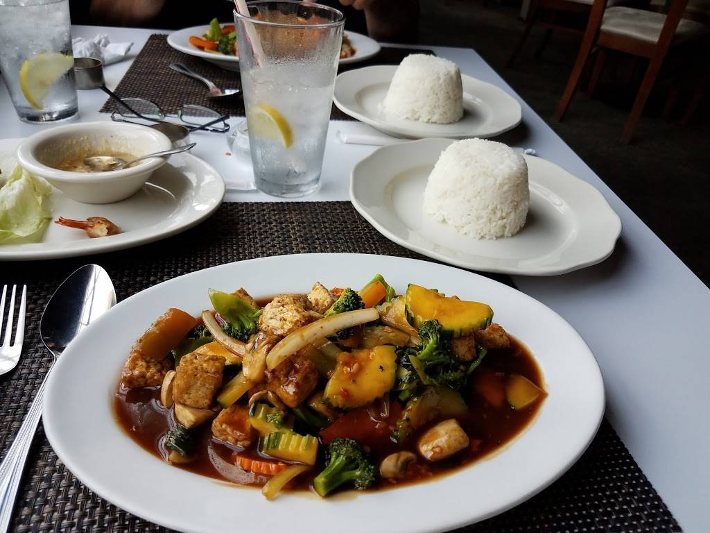 Sukhothai Restaurant | meal takeaway | 398 Harrisburg Ave #450, Lancaster, PA 17603, USA | 7175179422 OR +1 717-517-9422