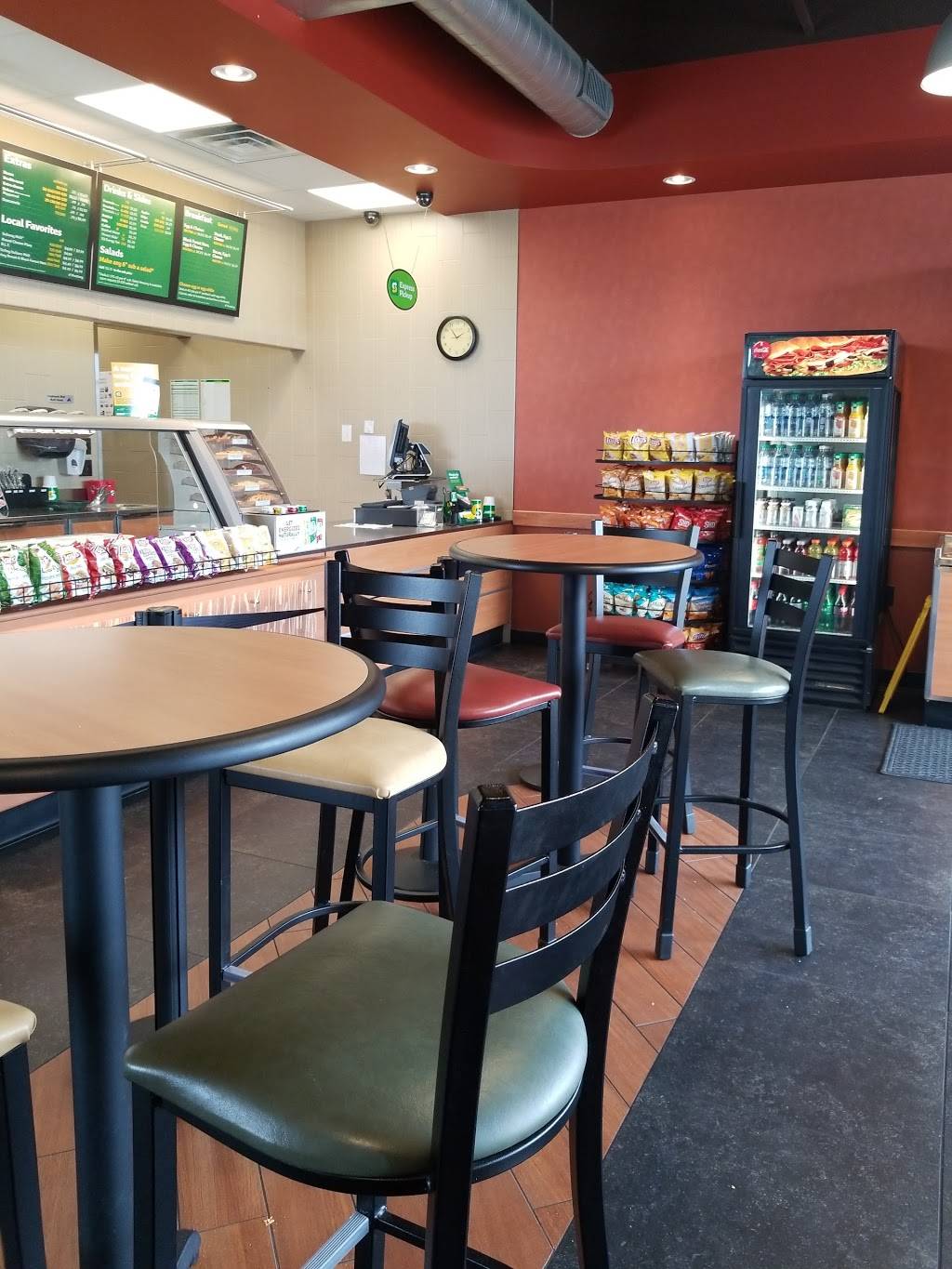 Subway | restaurant | 400 W Main St, Middleville, MI 49333, USA | 2697952961 OR +1 269-795-2961