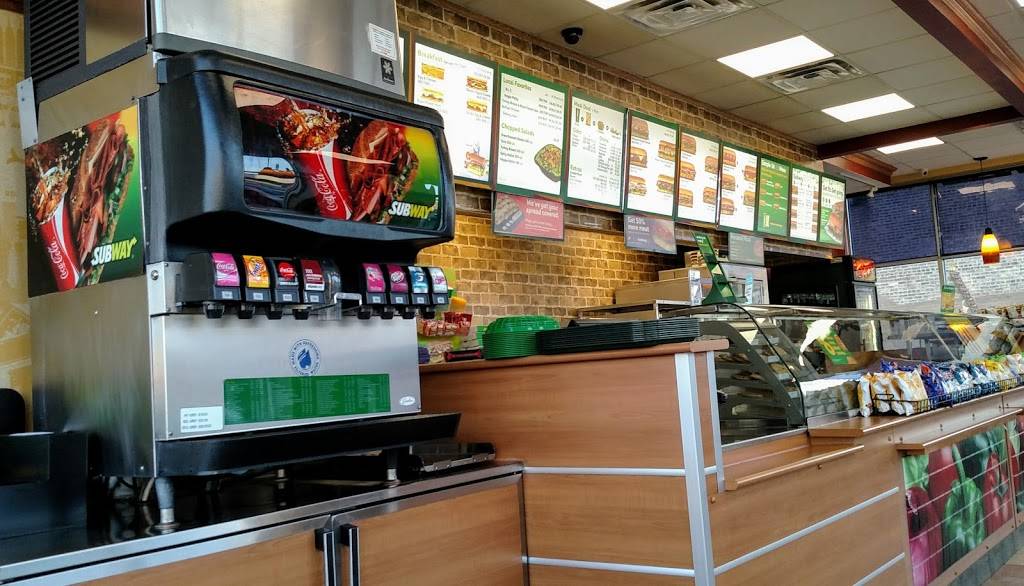 Subway Restaurants | restaurant | 4101 W Lawrence Ave, Chicago, IL 60630, USA | 7736850777 OR +1 773-685-0777