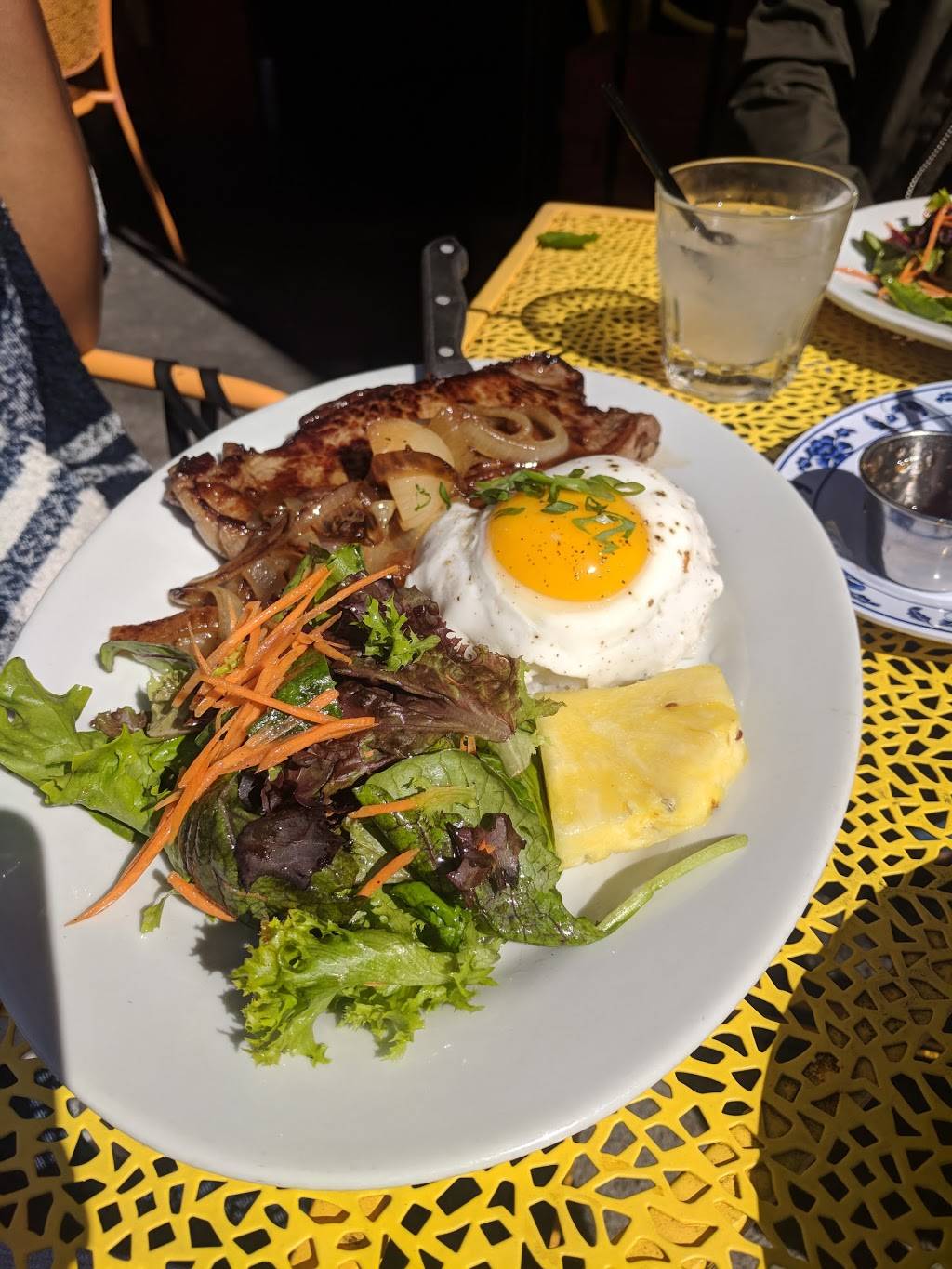 Gashead Tavern | restaurant | 2351 Mission St, San Francisco, CA 94110, USA | 4157570554 OR +1 415-757-0554