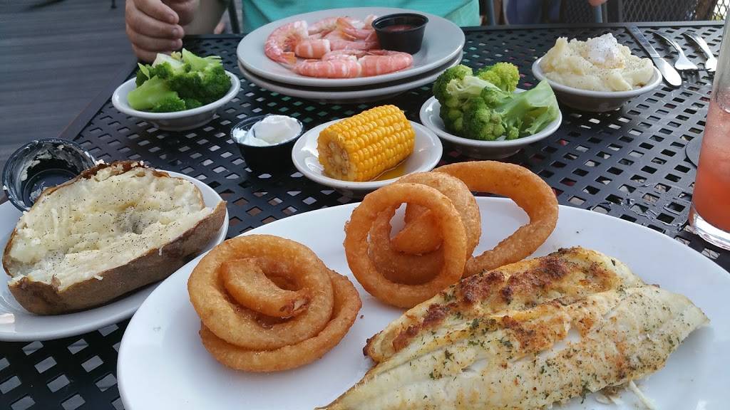 The Surry Seafood Co. | restaurant | 633 Marina Dr, Surry, VA 23883, USA | 7572943700 OR +1 757-294-3700