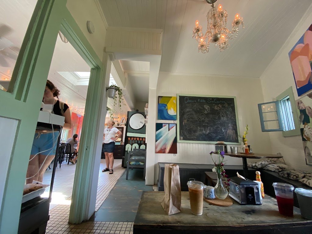 Persephones Kitchen | cafe | 235 Dodge St, New Shoreham, RI 02807, USA | 4014991005 OR +1 401-499-1005