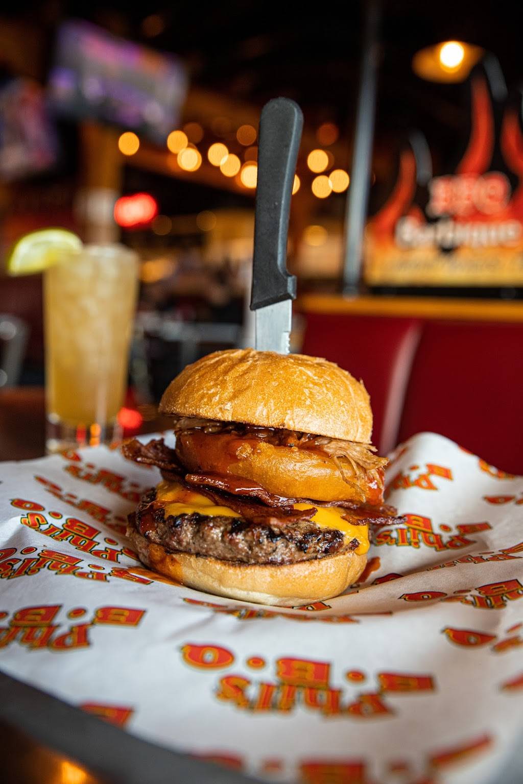 Phils BBQ | restaurant | 40830 Winchester Rd, Temecula, CA 92591, USA | 9512961000 OR +1 951-296-1000