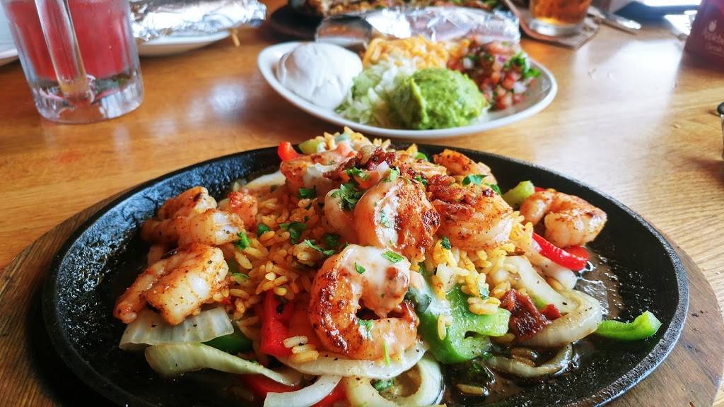 Applebees Grill + Bar | restaurant | 116 S Roosevelt Ave, Burlington, IA 52601, USA | 3197527744 OR +1 319-752-7744