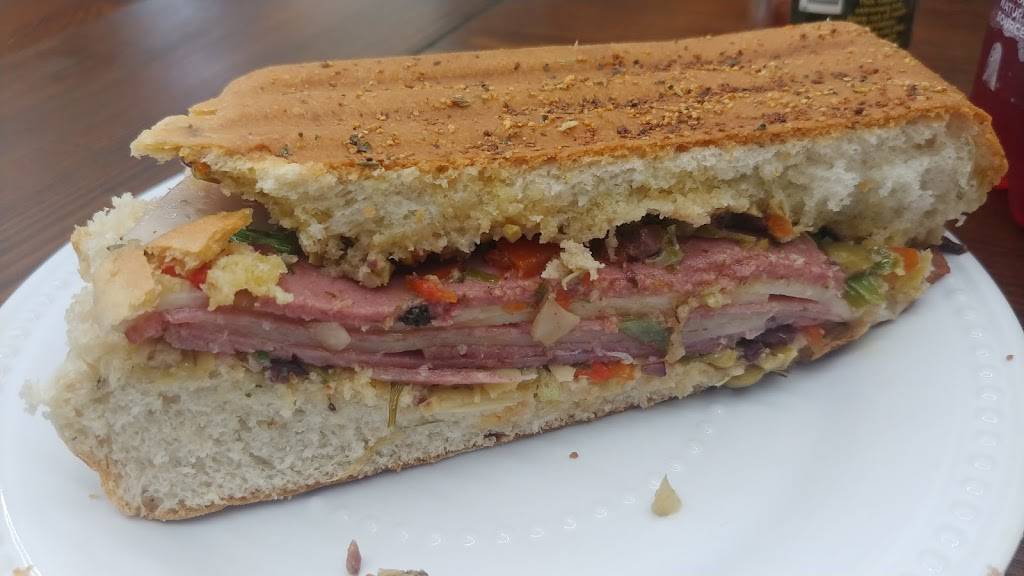 Hollys Sweet Treats | bakery | 205 S Main St, Hutchinson, KS 67501, USA | 6208889866 OR +1 620-888-9866