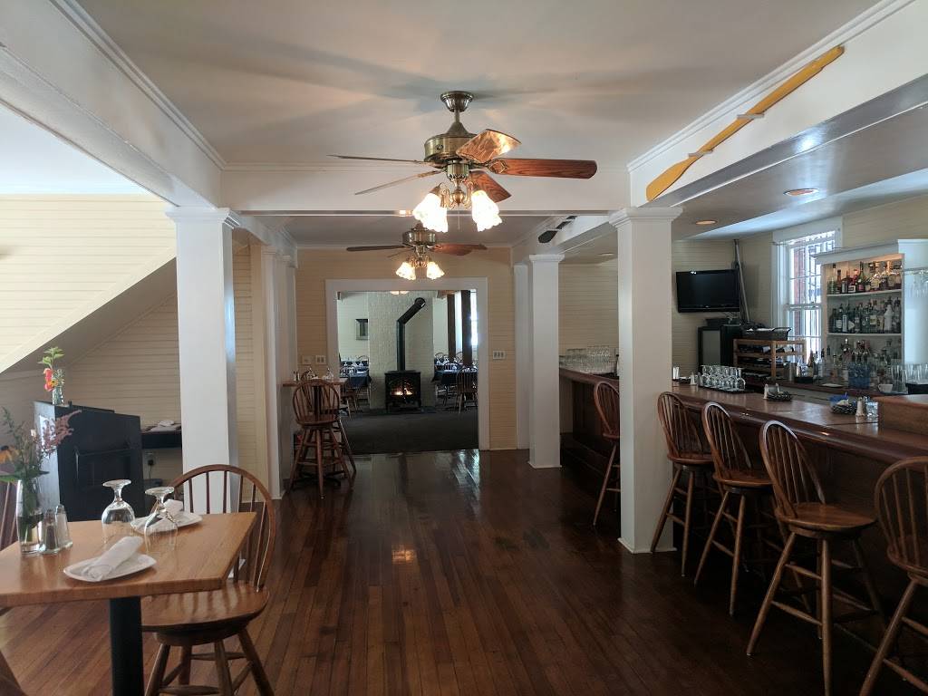 Diamonds Edge Restaurant and Marina | restaurant | Portland, ME 04109, USA | 2077665850 OR +1 207-766-5850