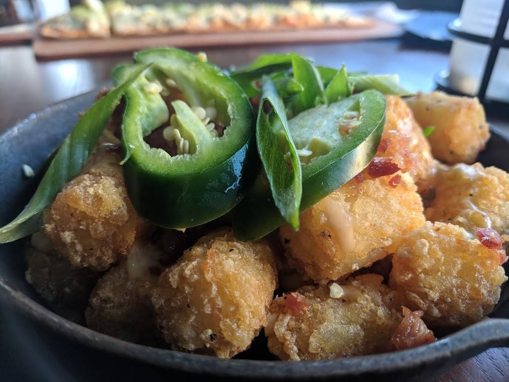 Bar Louie - Twelve Mile Crossing | night club | 44375 Twelve Mile Rd suite g-152, Novi, MI 48377, USA | 2486621100 OR +1 248-662-1100