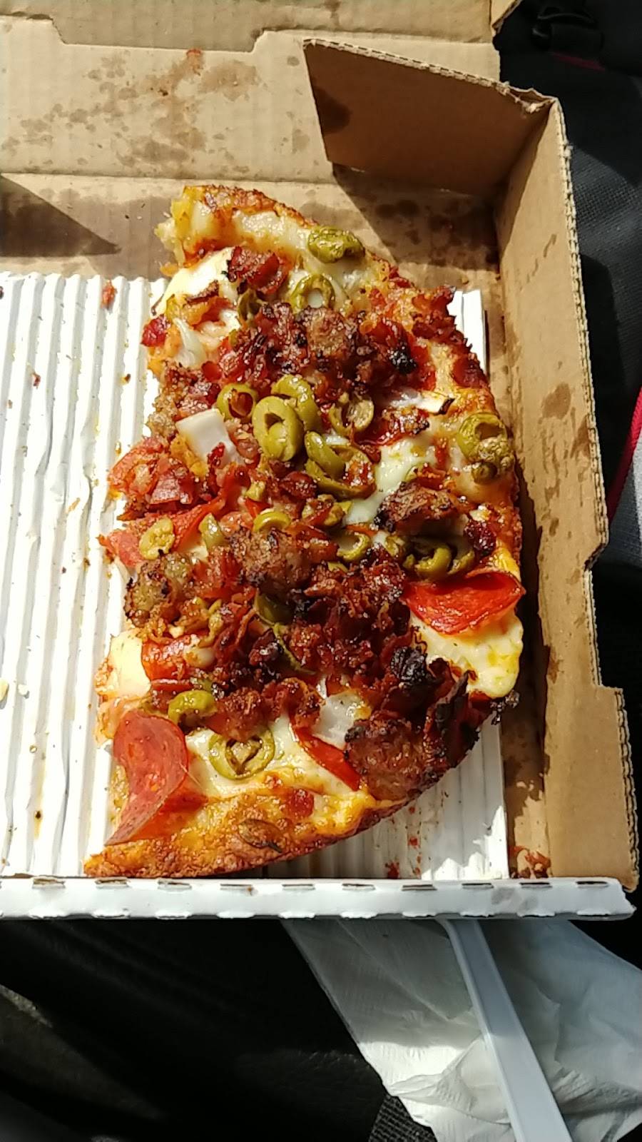 Benitos Pizza | restaurant | 6108 N Canton Center Rd, Canton, MI 48187, USA | 7344592260 OR +1 734-459-2260