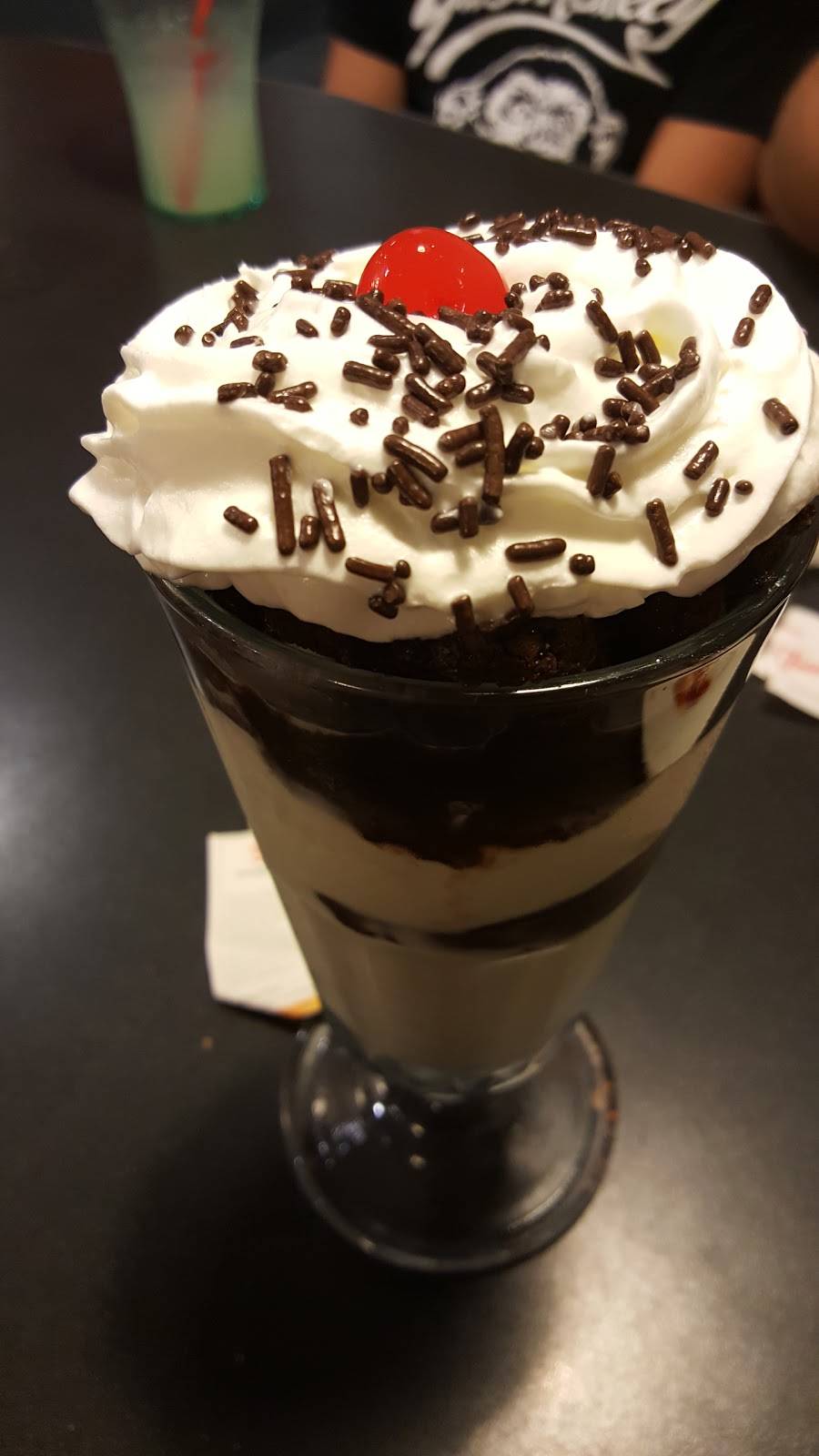 Friendlys | restaurant | 350 Dove Run Centre Dr, Middletown, DE 19709, USA | 3023765811 OR +1 302-376-5811