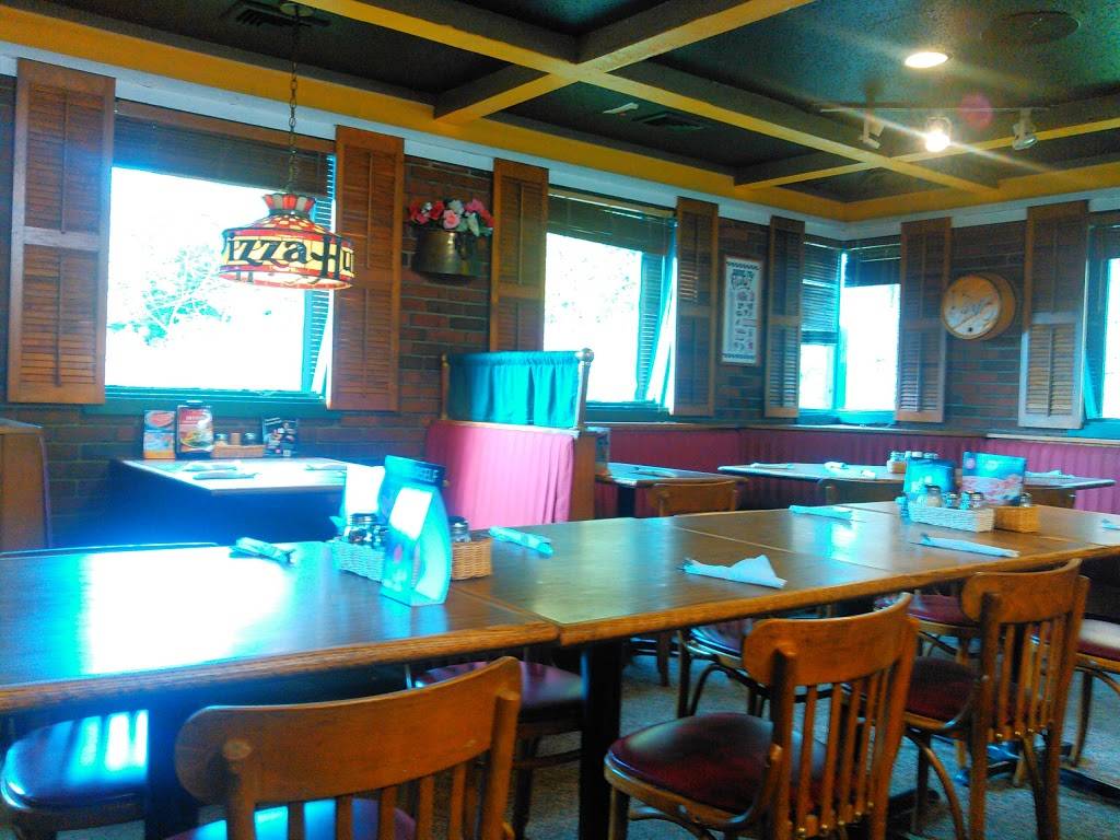 Pizza Hut | restaurant | 710 Main St, Oneonta, NY 13820, USA | 6074329004 OR +1 607-432-9004