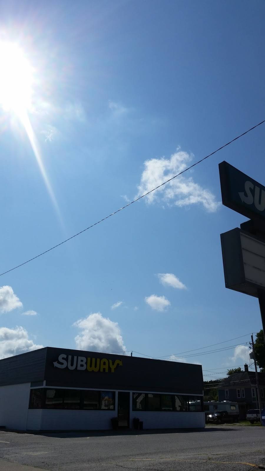 Subway | restaurant | 548 19th Ave, Moline, IL 61265, USA | 3097570310 OR +1 309-757-0310