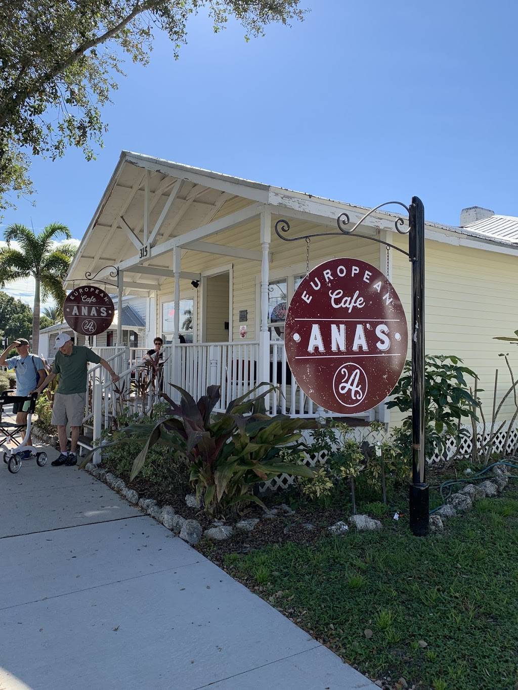 Anas European Cafe | restaurant | 315 Taylor St, Punta Gorda, FL 33950, USA | 9413478937 OR +1 941-347-8937