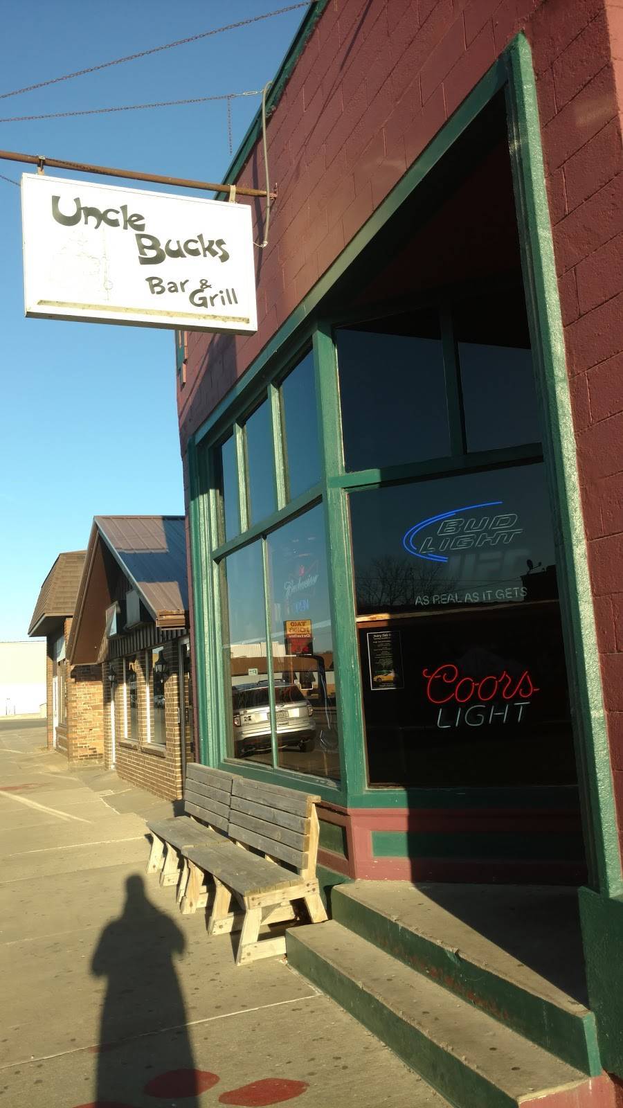 Uncle Bucks Bar & Grill | restaurant | 518 Church St, Ottumwa, IA 52501, USA | 6416824449 OR +1 641-682-4449