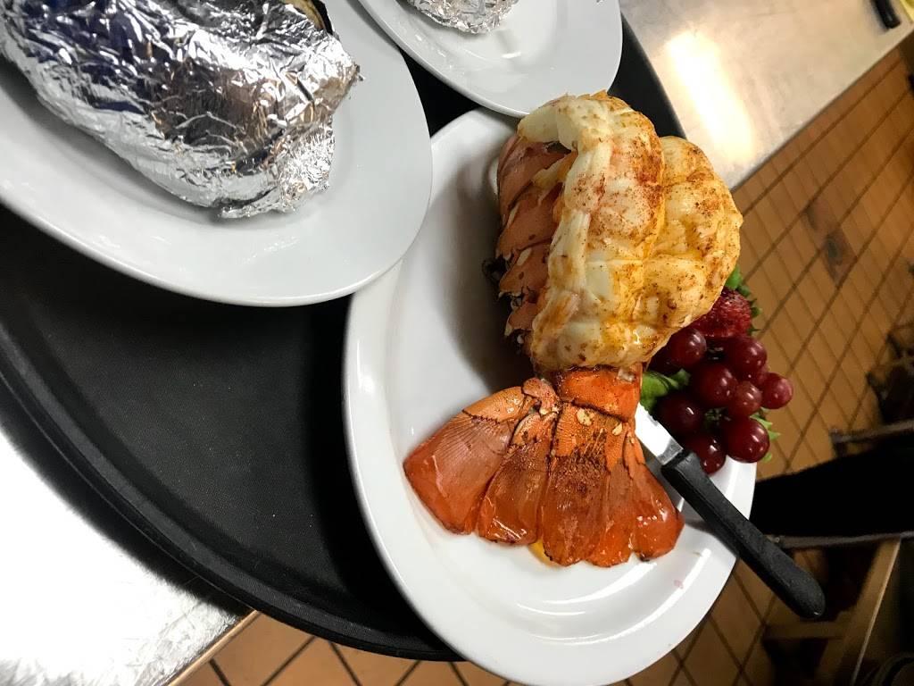 Kavanaughs | Esquire Club | restaurant | 1025 N Sherman Ave, Madison, WI 53704, USA | 6082490193 OR +1 608-249-0193