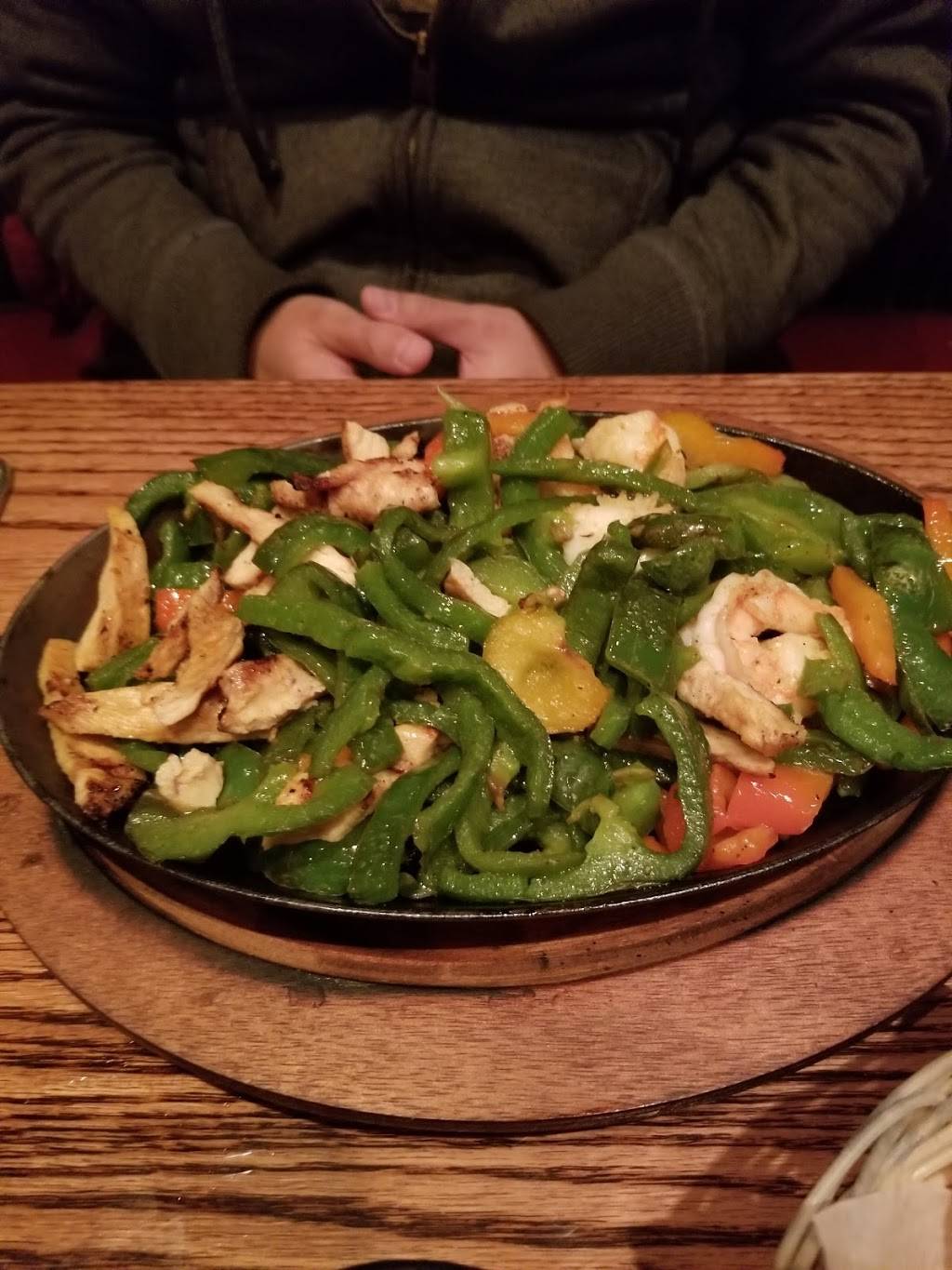 El Coyote | restaurant | 35 Lake Ave Ext, Danbury, CT 06811, USA | 2035467355 OR +1 203-546-7355