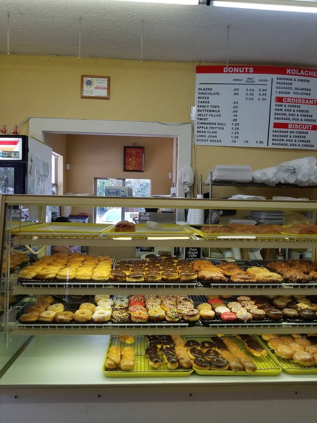 Hays City Donuts/ Hays City Chinese Cuisine | bakery | 106 Burleson St, Kyle, TX 78640, USA | 5122683920 OR +1 512-268-3920