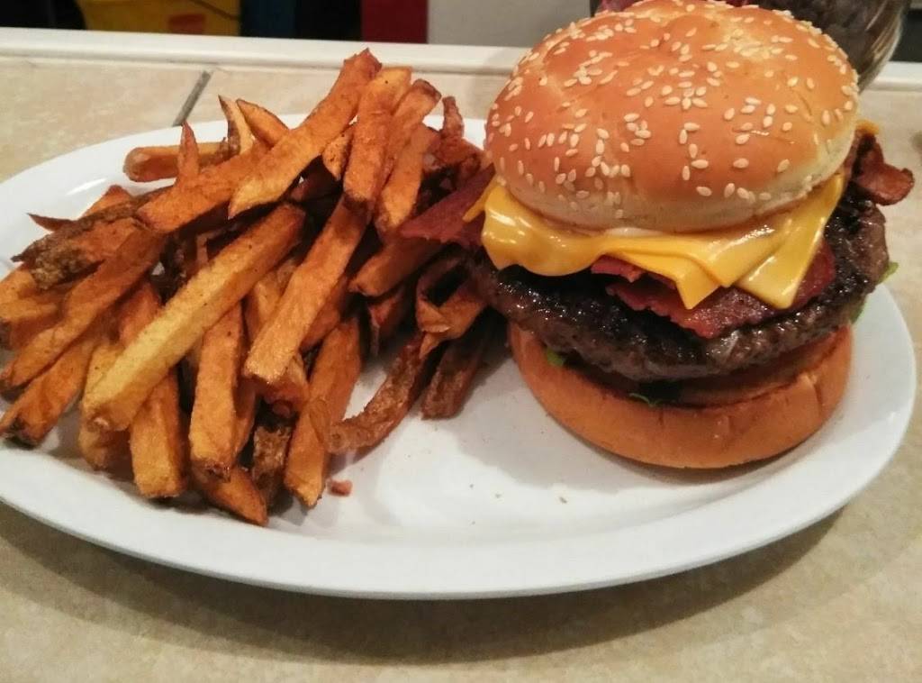 Fat Duck’s Seafood & Soul Food | restaurant | 4803 Midlothian Turnpike, Richmond, VA 23224, USA | 8045284153 OR +1 804-528-4153