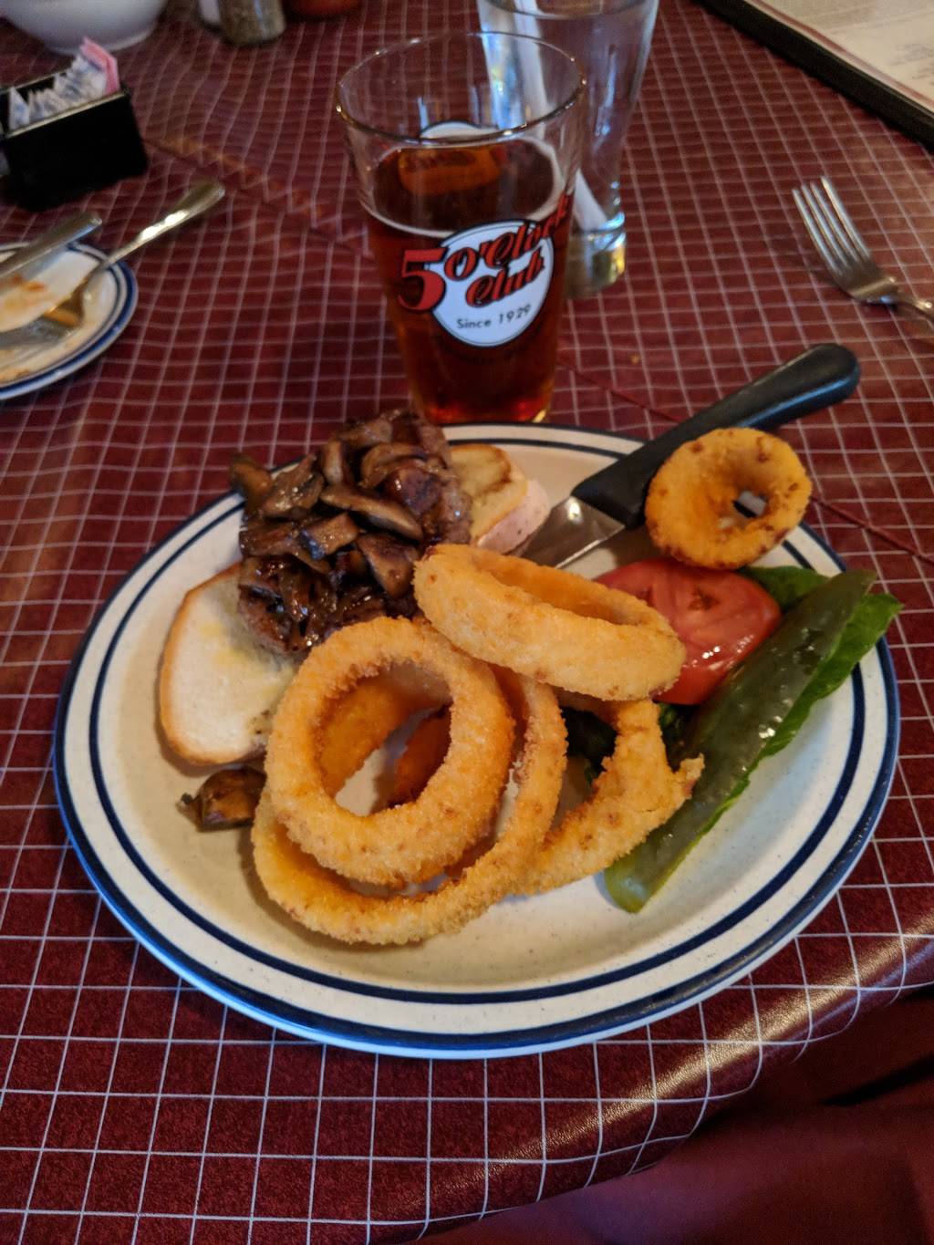 5 OClock Club | restaurant | N28 W26658 Peterson Dr, Pewaukee, WI 53072, USA | 2626919960 OR +1 262-691-9960