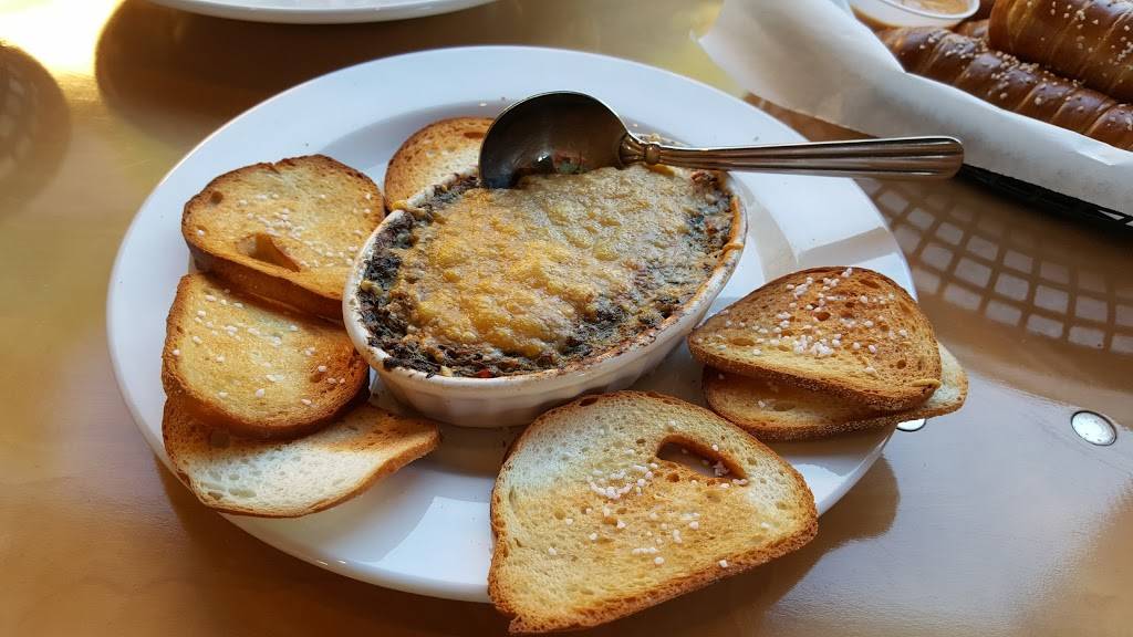 The Trout Club | restaurant | 2250 Horns Hill Rd NE, Newark, OH 43055, USA | 7403662770 OR +1 740-366-2770