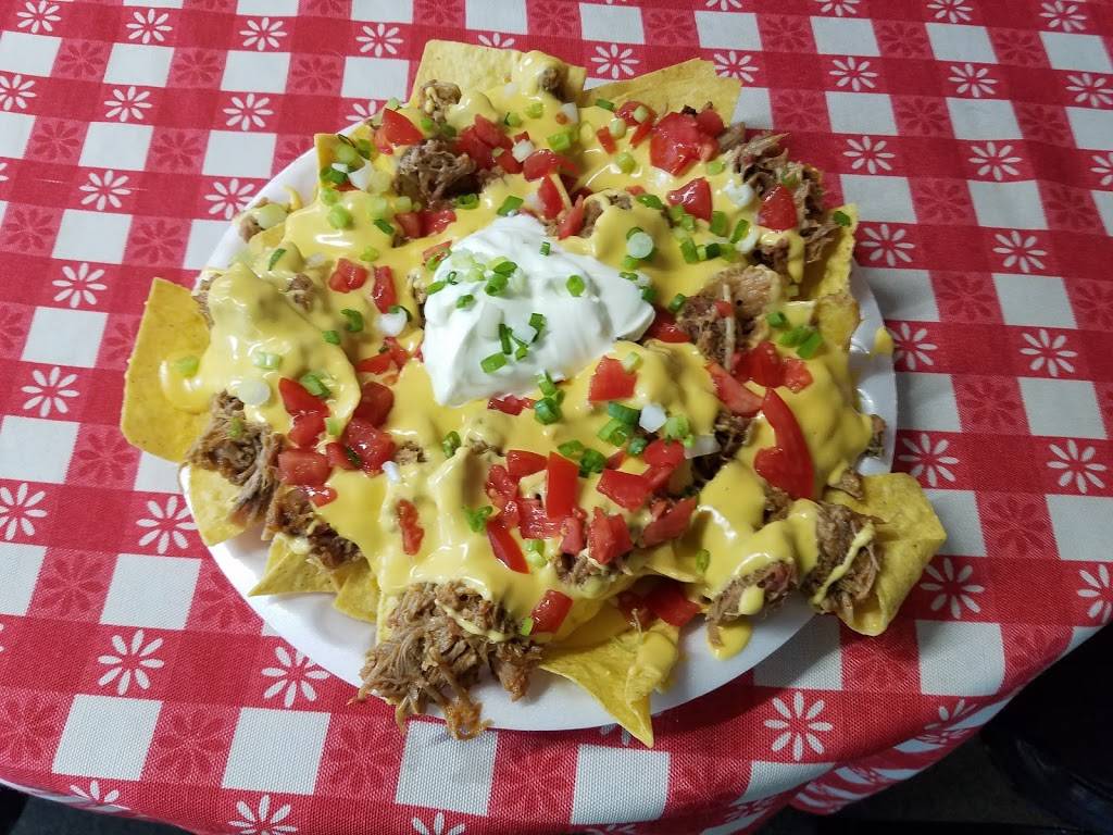 Delauders BBQ | restaurant | 1875 East Pkwy, Gatlinburg, TN 37738, USA | 8653258682 OR +1 865-325-8682