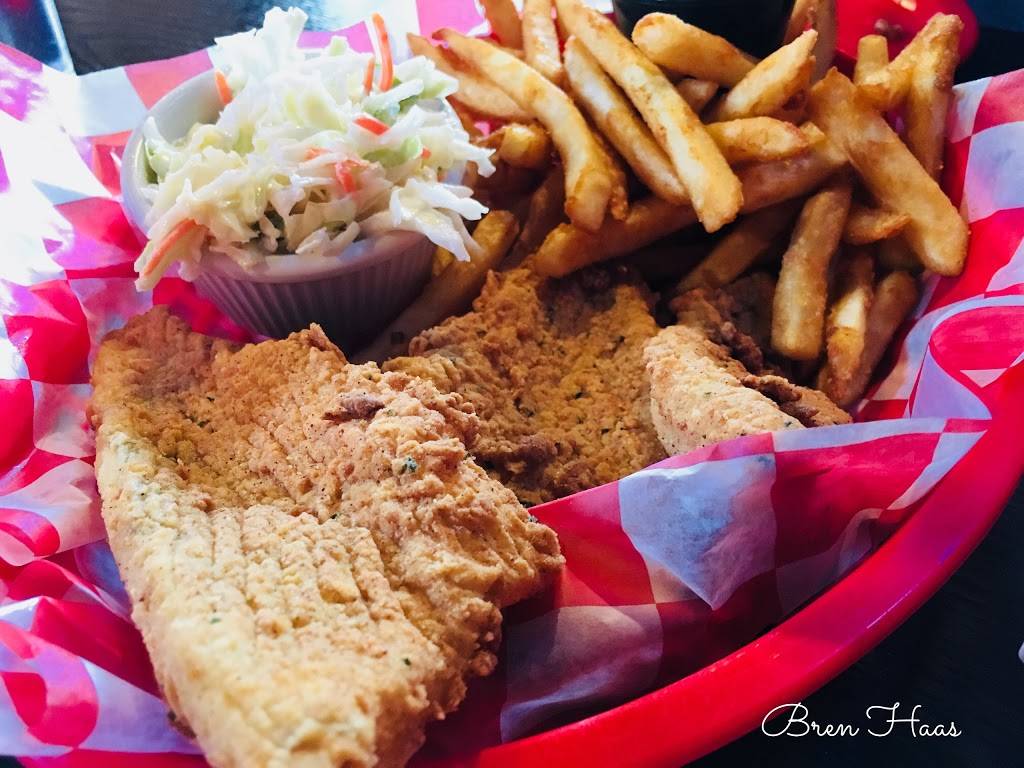 Mail Pouch Saloon | restaurant | 102 W Main St, Haskins, OH 43525, USA | 4198067616 OR +1 419-806-7616