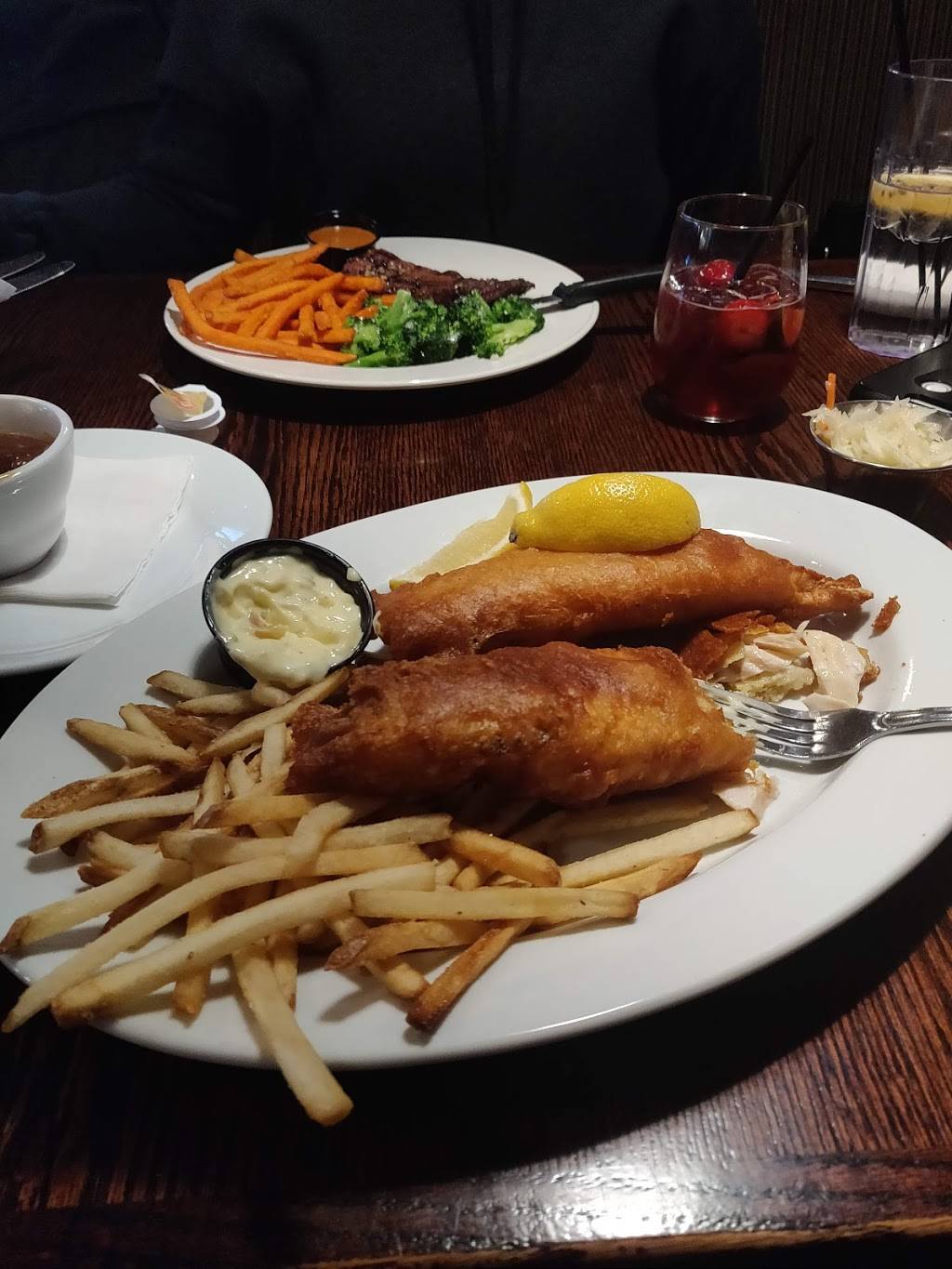 Crabby Joes Bar • Grill | restaurant | 456 Fairview Dr, Brantford, ON N3R 7A9, Canada | 5197580100 OR +1 519-758-0100