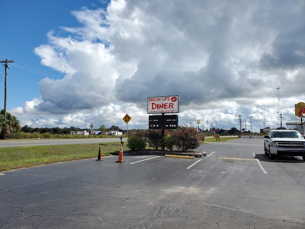 Smackin’ Lips Diner | restaurant | 6190 S, State Rd 53, Madison, FL 32340, USA | 8509733115 OR +1 850-973-3115