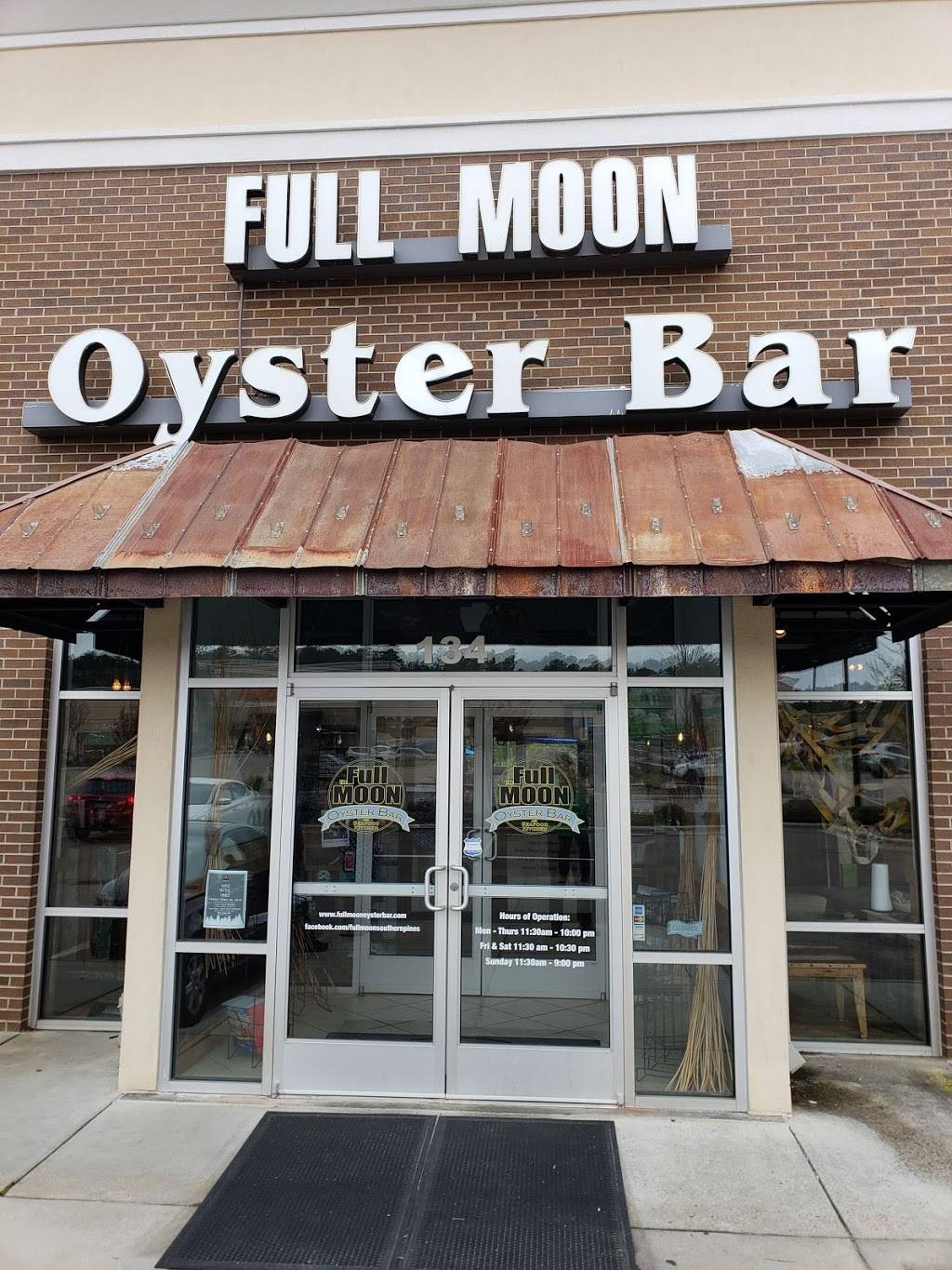 Full Moon Oyster Bar-Southern Pines | restaurant | 134 Brucewood Rd, Southern Pines, NC 28387, USA | 9102462048 OR +1 910-246-2048