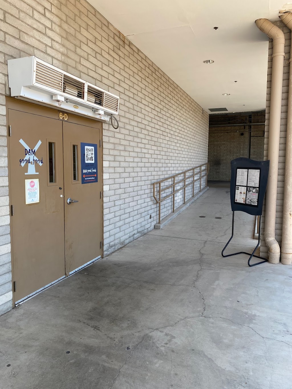 The Localist Kitchen | restaurant | 2403 E Aragon Rd, Tucson, AZ 85756, USA | 5202793644 OR +1 520-279-3644