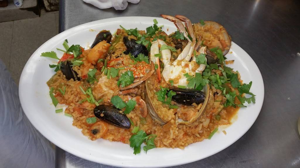 Silvia’s Pupuseria | restaurant | 621 Lincoln Blvd, Middlesex, NJ 08846, USA | 7324694066 OR +1 732-469-4066