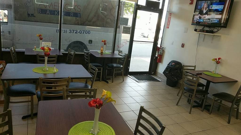 Las Palmitas | restaurant | 467 Lyons Ave, Newark, NJ 07112, USA | 8627634023 OR +1 862-763-4023