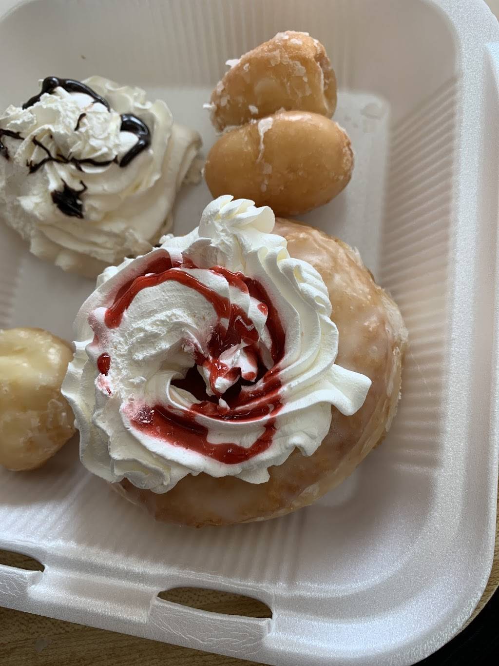 Rainbow Donuts & Smoothies | bakery | 1960 W Ray Rd, Chandler, AZ 85224, USA | 4809638888 OR +1 480-963-8888