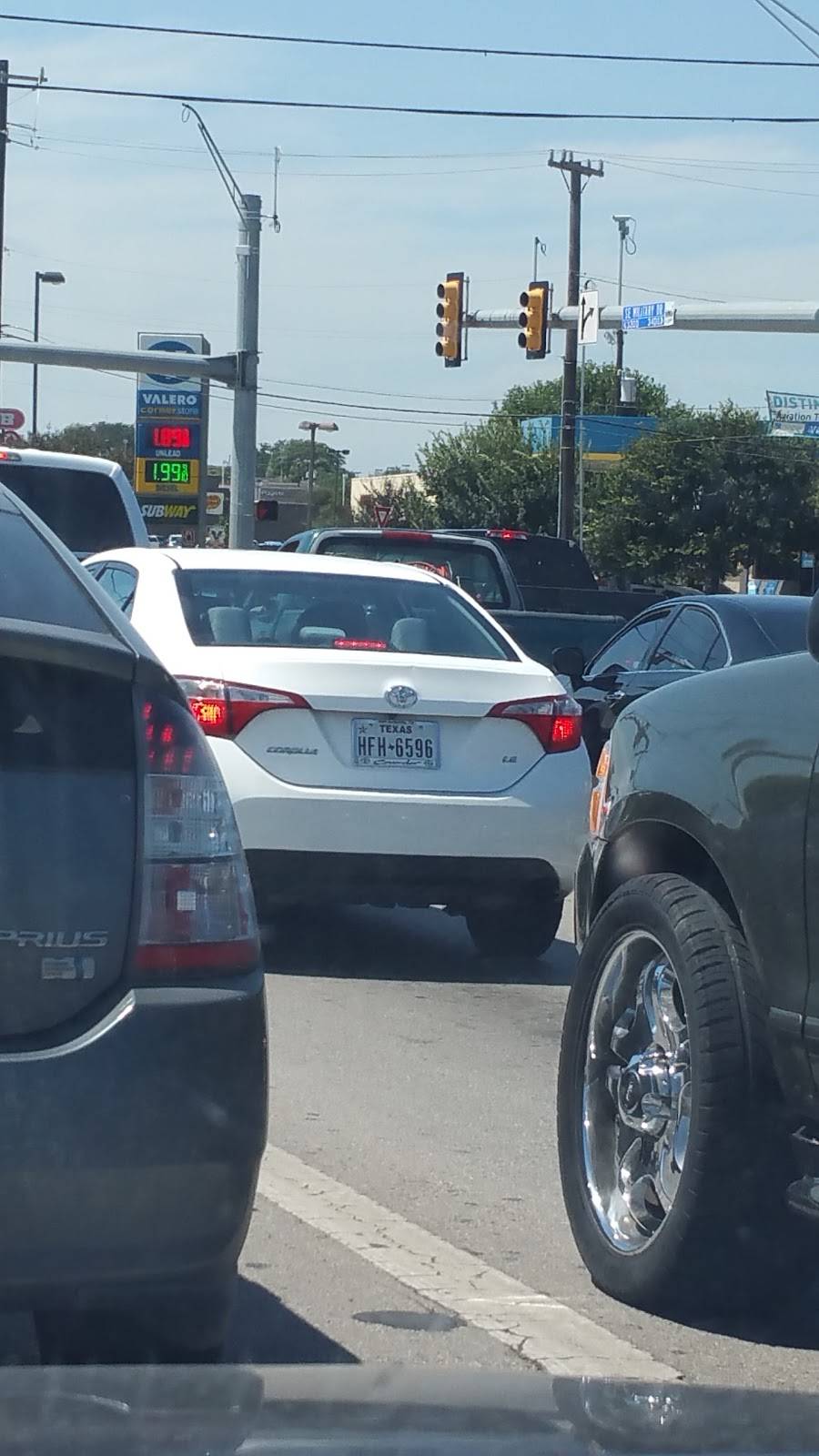 Circle K | cafe | 3033 Goliad Rd, San Antonio, TX 78223, USA | 2103332438 OR +1 210-333-2438